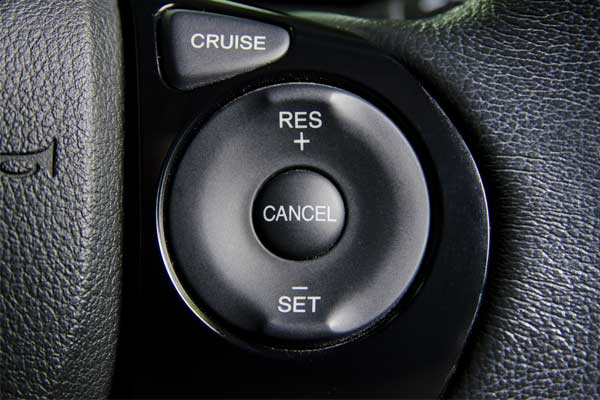 How-the-cruise-control-system-functions