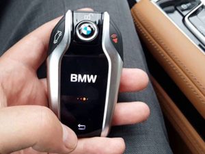 سیستم ورود بدون کلید به خودرو