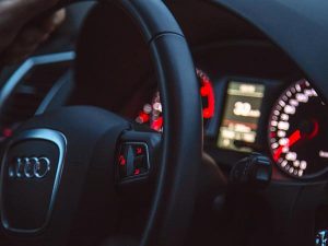 Control the sound system on the steering wheel