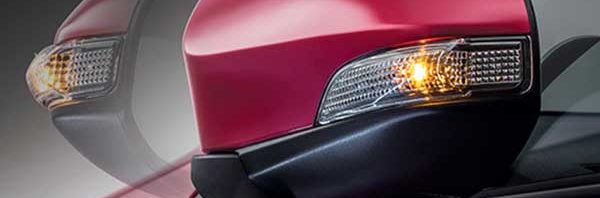 Reduce damage with folding car mirror